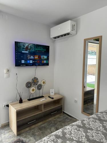 Miliotis Living