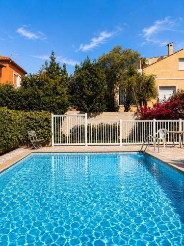 Cap et Soleil Peaceful Garden, 2 Terraces, Pool, Garage, 5 Min Walk to Beach
