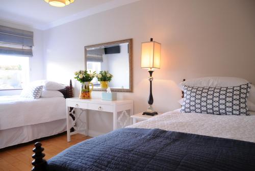 Ein Bett oder Betten in einem Zimmer der Unterkunft Short Strand Dingle