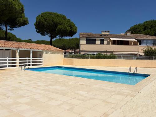 Cap D'Agde, Résidence Les Cigalines, Maison 3 chambres, piscine, clim, pinède