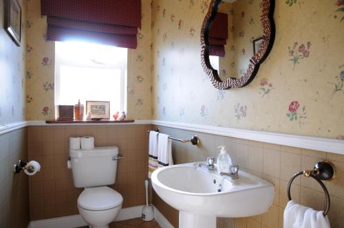 Ein Badezimmer in der Unterkunft Short Strand Dingle