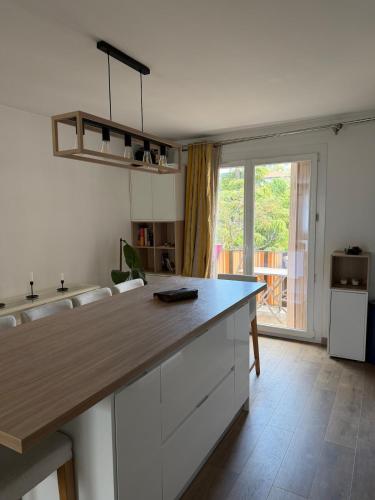 Beautiful 2-bedroom apartment with air conditioning - Tram - Balconies - Quiet