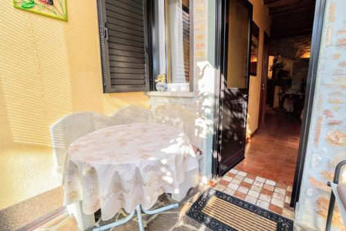 Apartments with parking space Umag - 27189