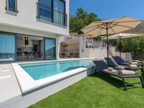 Lux Villa Mariva - Five bedroom Villa with pool