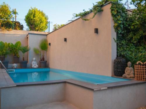 Comfrot One Bedroom Apartment with Sea View