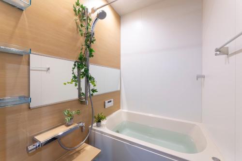 Shiori 栞 京都四条大宮 専用庭付き一棟貸モダン京町家
