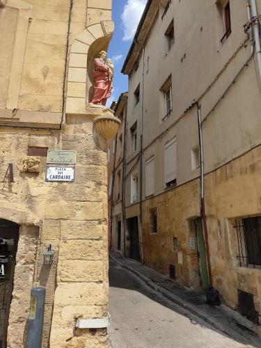 Loft duplex Rez-de-chaussée sous sol 100m2 climatisé centre historique Aix-en-Provence