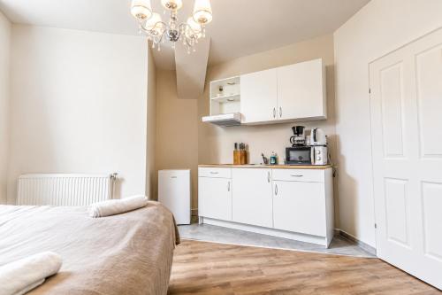 Trendy Studio near Westbahnhof with Kitchenette & Smart TV
