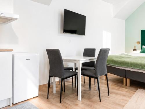 8-Min Walk to Westbahnhof - King Studio with Washer