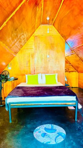 a bedroom with a bed in a tent at Ella Jungle Rock in Ella