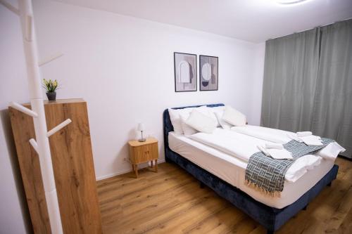 Bright Newly Renovated Apartment with Balcony - Special WHITE RABBIT 11 Apartment, Basel, up to 6 guests