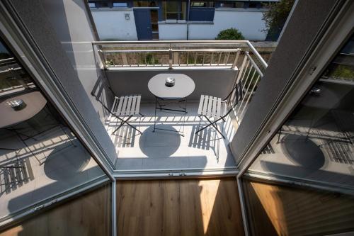 Bright Newly Renovated Apartment with Balcony - Special WHITE RABBIT 11 Apartment, Basel, up to 6 guests