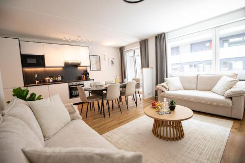 Bright Newly Renovated Apartment with Balcony - Special WHITE RABBIT 11 Apartment, Basel, up to 6 guests