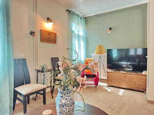 The Emerald Vintage Apartment Mytilene
