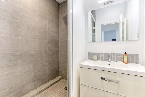 Appartement de charme proche de la Tour Eiffel 1BR