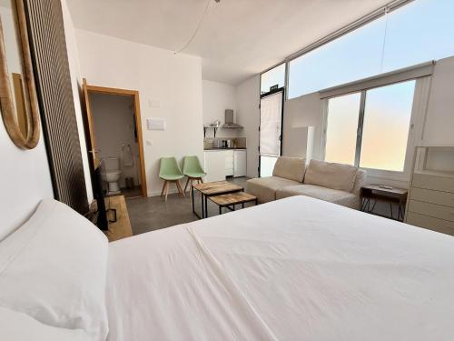 Nova Suites - Los Boliches & Beach