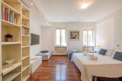 Urban Five Milano - Bright 6th floor aprt -10 min to Duomo