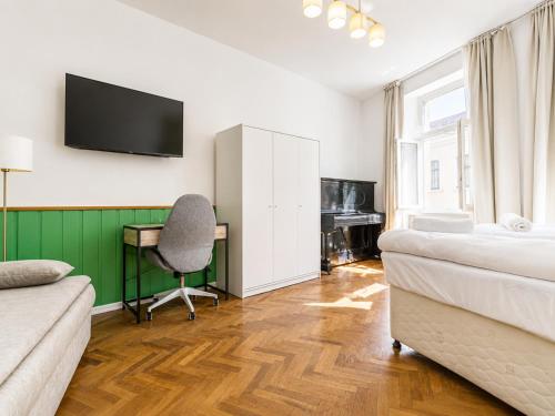 Convenient 3-BR Apartment 15 Min to Landstraße Hub
