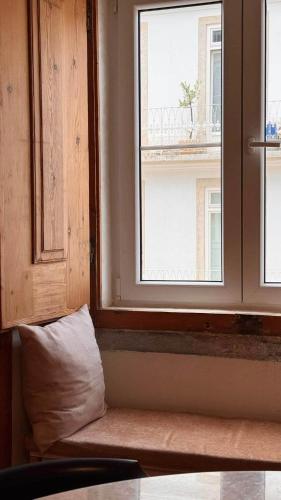 Olarias Sunlit Retreat in Historic Lisbon