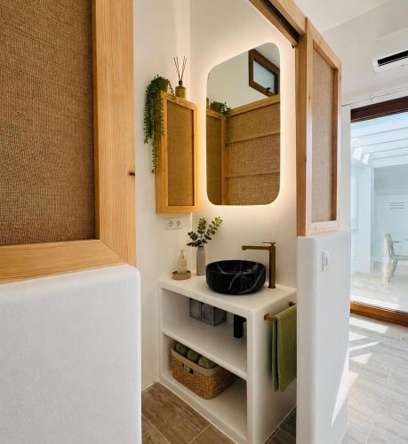 Duplex with private terrace next to the beach