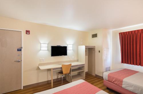 Postel nebo postele na pokoji v ubytování Motel 6-Terrell, TX