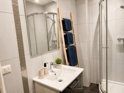 Modern and central apartment - Sea 2 min away