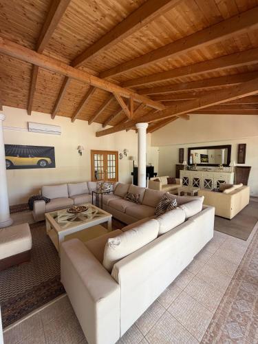 Luxury Villa near Vila Sol Golf Resort - Pool & Garden