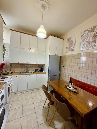 Oasis Pool Flat-near 2 metro stations-