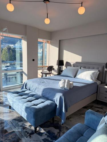 Sky Loft Port