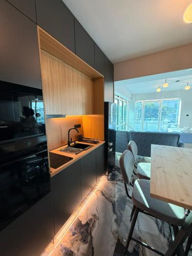 Sky Loft Port