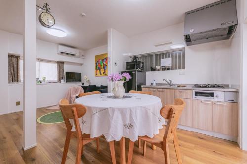 momo Family House 5 min Sta Direct to Namba KIX
