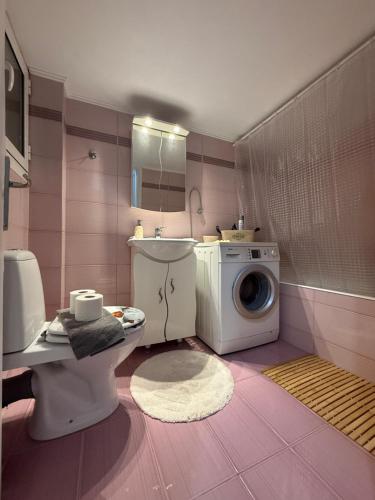 Kallisti Athens, 5 walk minutes from Metro