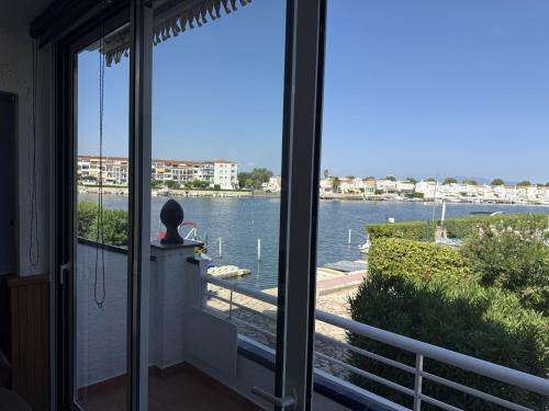Apartamento moderno con vistas al Canal