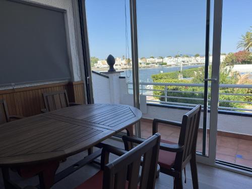 Apartamento moderno con vistas al Canal