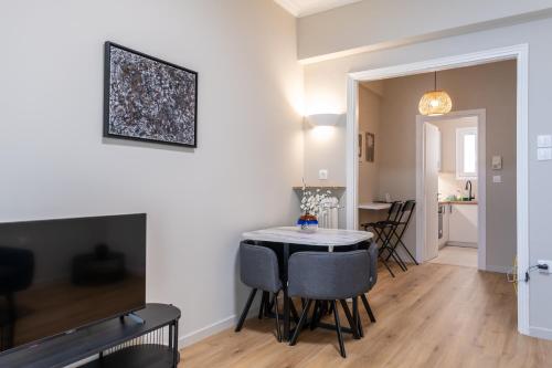 Charming in the Heart of Athens Near Metro 2BR