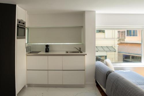 Mosaikon Guesthouses #Aiolou Str