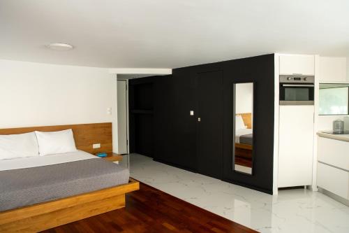 Mosaikon Guesthouses #Aiolou Str