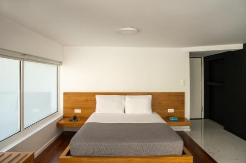 Mosaikon Guesthouses #Aiolou Str