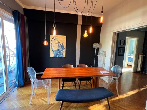 15 minutes walking distance from Acropolis