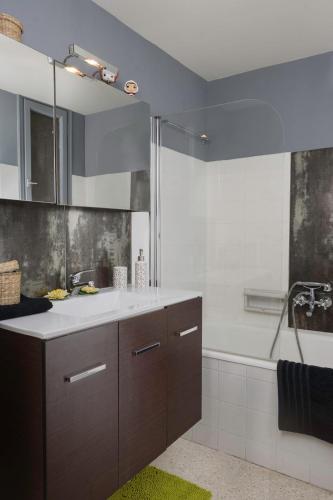 15 minutes walking distance from Acropolis