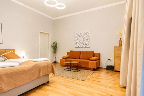 Stylish Modern Studio for 4P with Private Garden