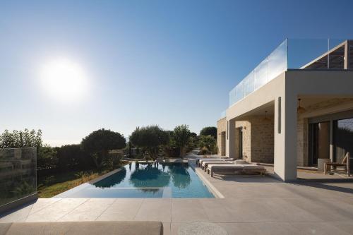 Villa Skianos - Seaview Sanctuary 500m to Beach by etouri