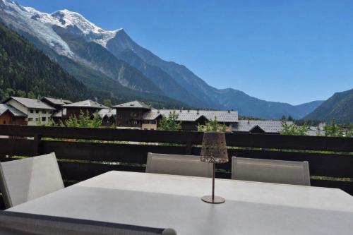 Chamonix 7p flat with balcony & parking