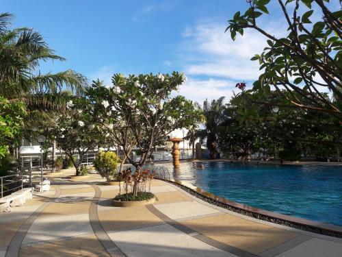 Piscina a Studio Veiwtalay 7 o a prop