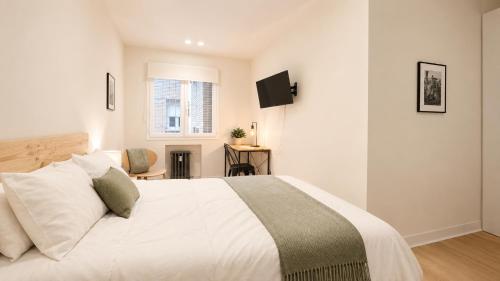 All-inclusive room at Coliving Tetuán