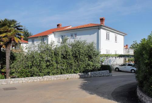 Rooms with a parking space Krk - 5371