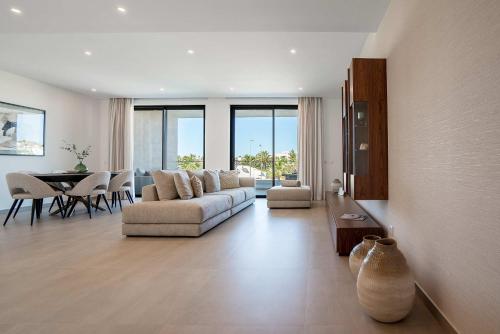 Luxury Sea View Apartment at Dona Ana Beach Residences