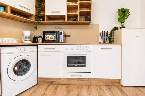 5-Min to Danube Canal ,Modern Flat for Longstays
