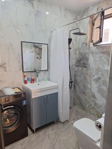 Bilik mandi di Lizet Guest House Areni