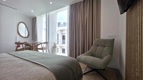 A Proa do Moliceiro WHITE 405 - Main Avenue